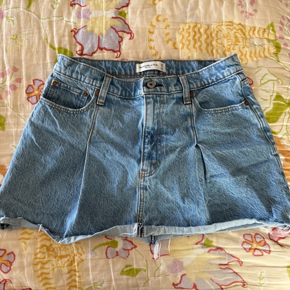 Abercrombie Pleated Denim Mini Skirt - Medium Wash
